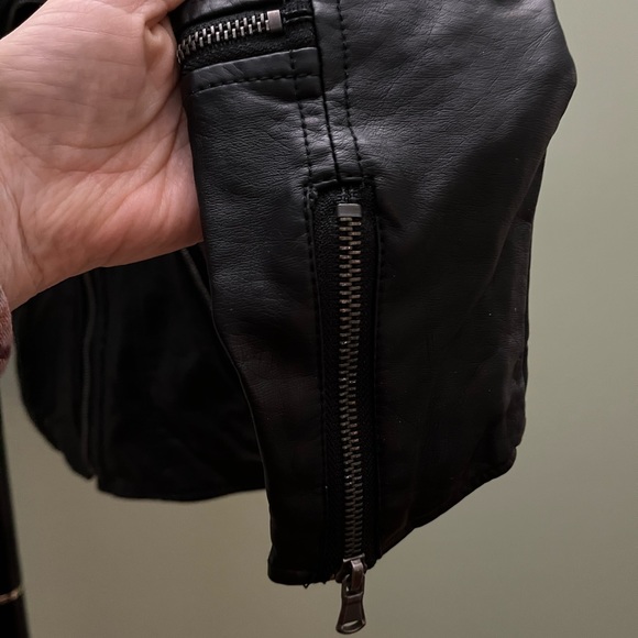 Black leather like jacket. - Picture 2 of 4